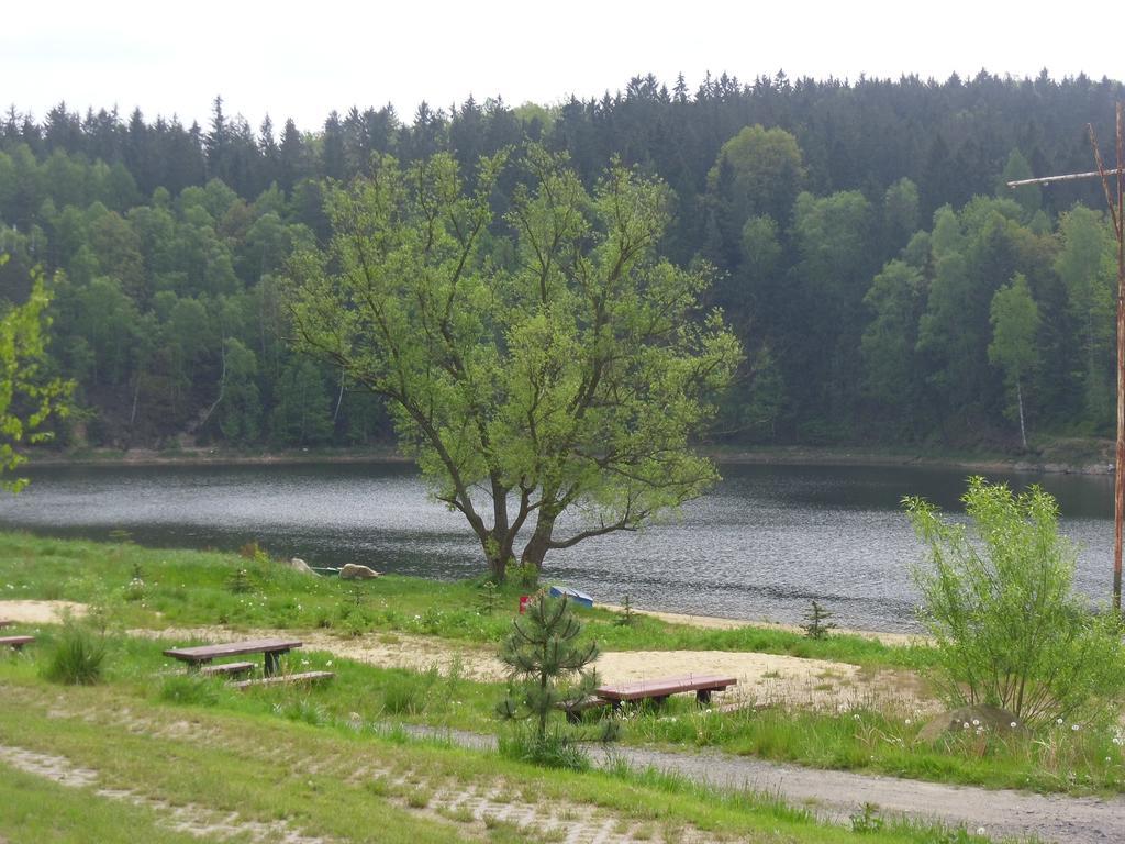 Domki Nad Jeziorem Karlowice ภายนอก รูปภาพ