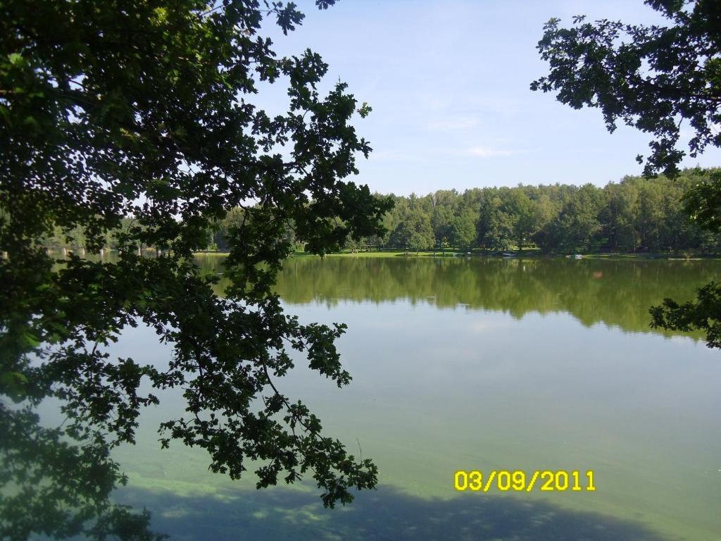 Domki Nad Jeziorem Karlowice ภายนอก รูปภาพ